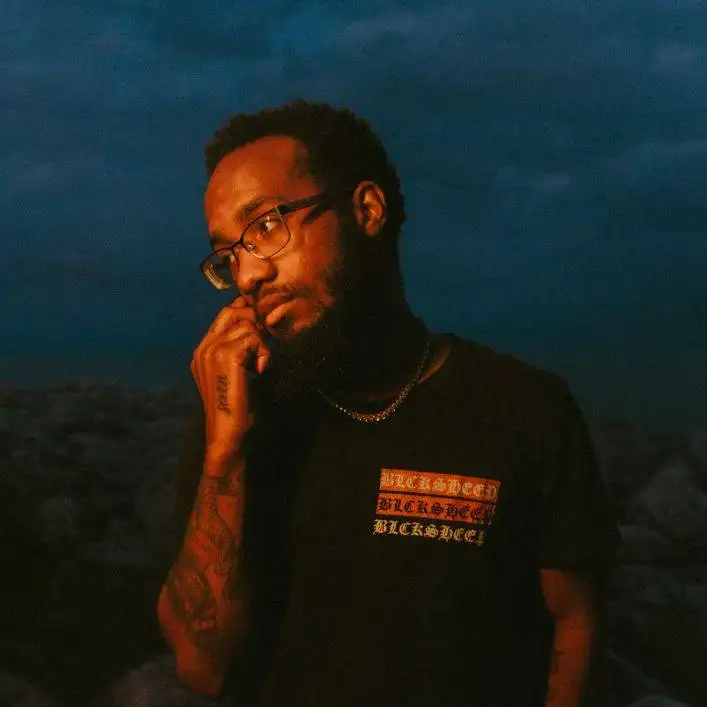 Fortune rapper on black t-shirt